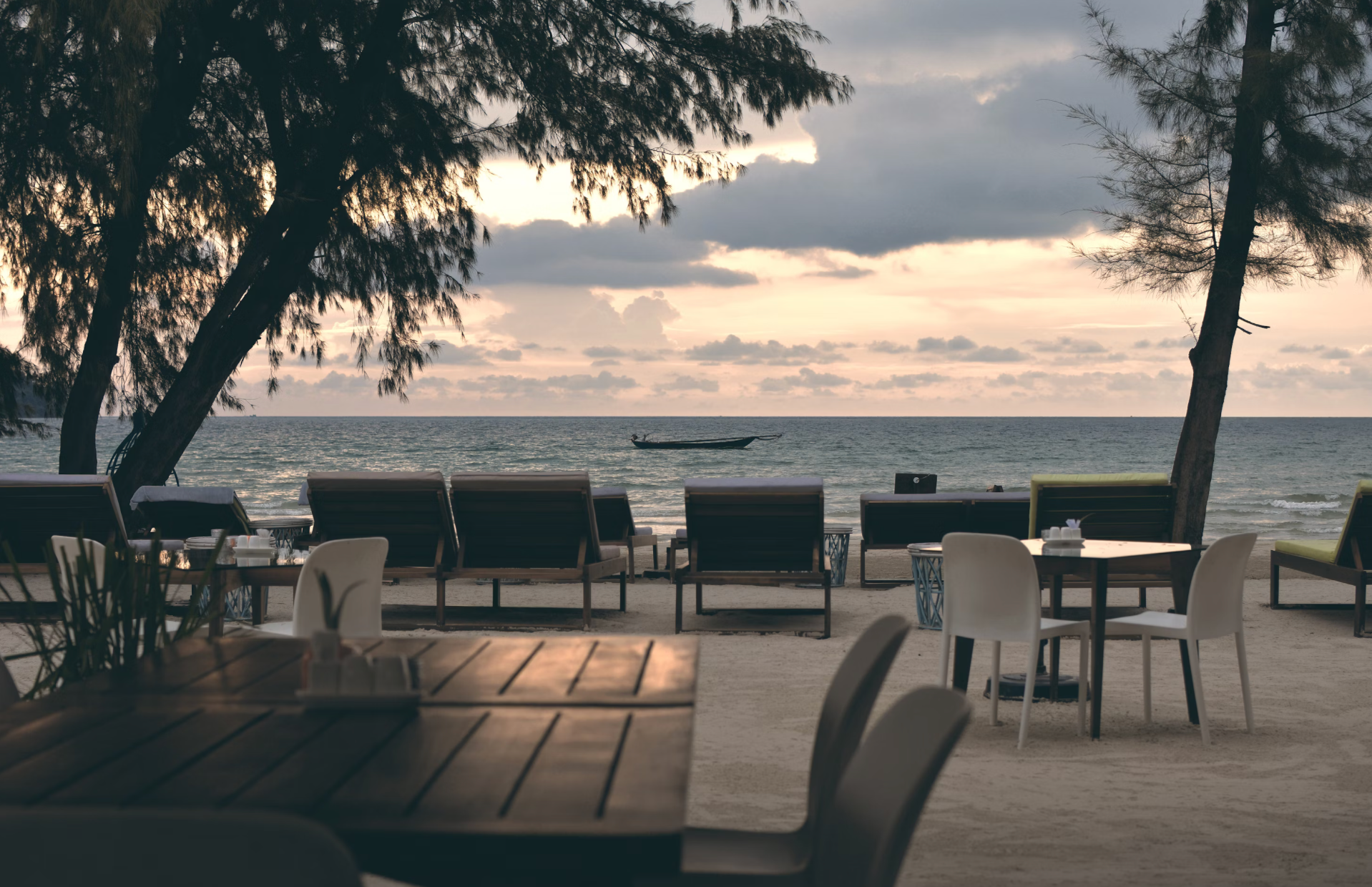 Waikiki Beach Dining
